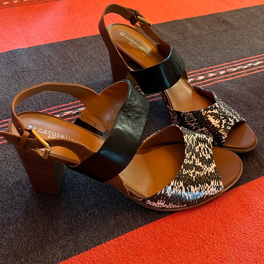 Naturalizer 3” heels, size 10 (US), black & snake print